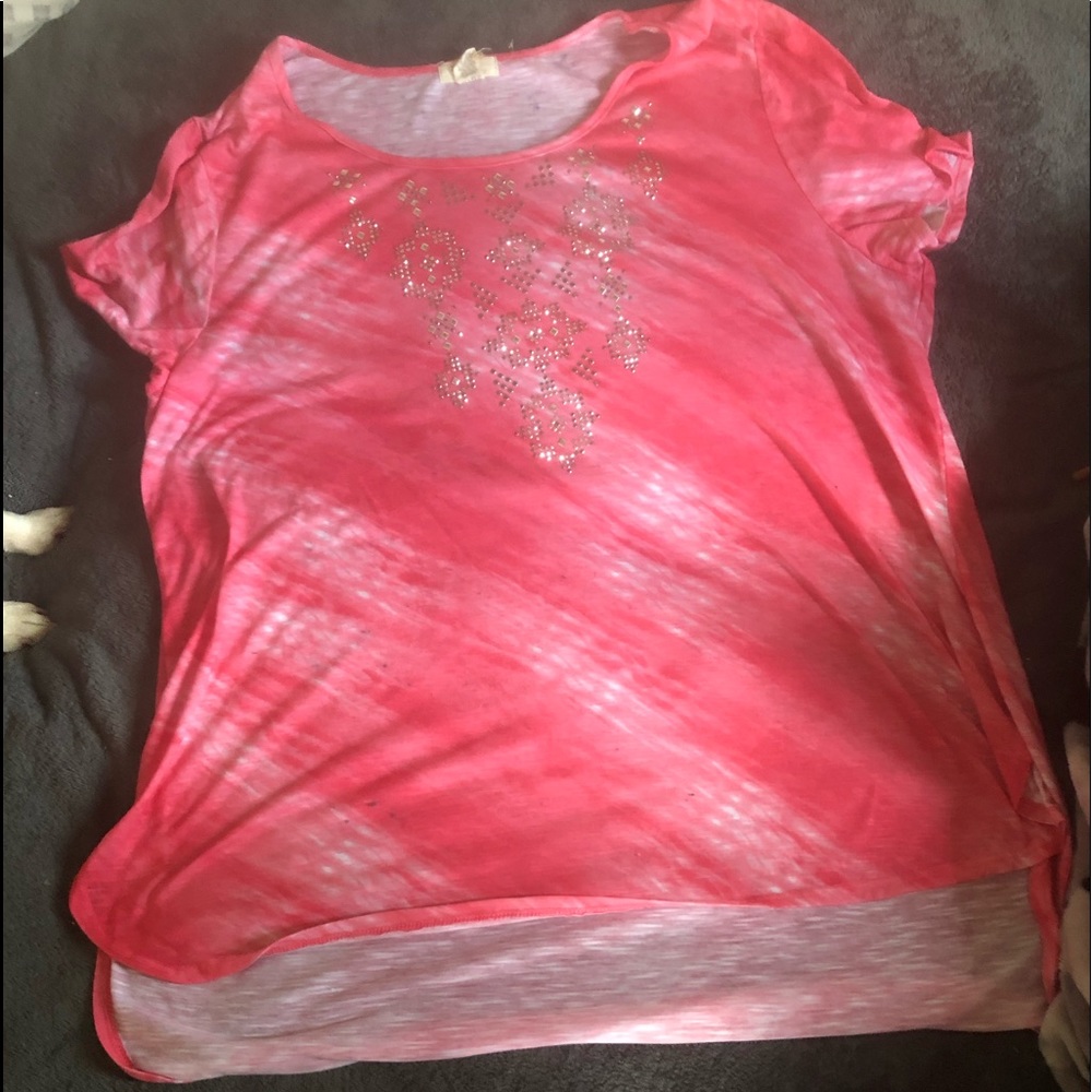Women’s pink top